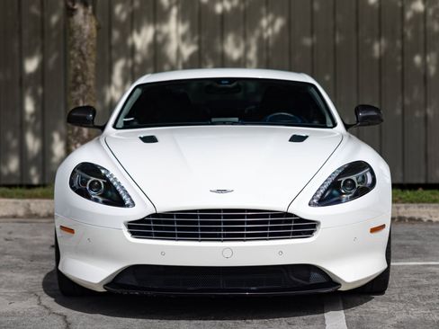 Used 2016 Aston Martin DB9 GT RWD image 8