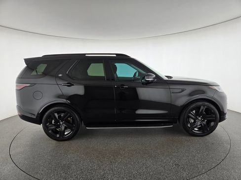 Used 2025 Land Rover Discovery Dynamic SE AWD/4WD image 6