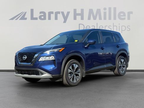 Used 2023 Nissan Rogue SV image 1