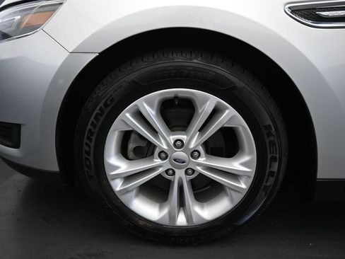 Used 2017 Ford Taurus SE image 45