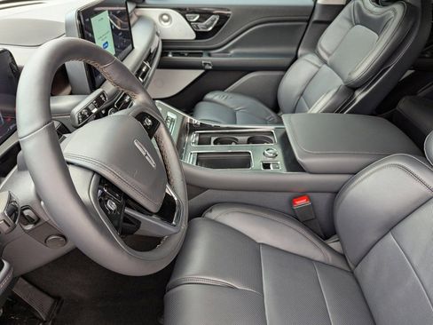 New 2025 Lincoln Aviator Reserve w/ Equipment Group 201A image 9