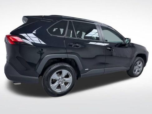 Certified 2023 Toyota RAV4 LE AWD/4WD image 9