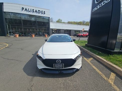 Certified 2025 MAZDA MAZDA3 Hatchback w/Premium Plus Pkg image 3