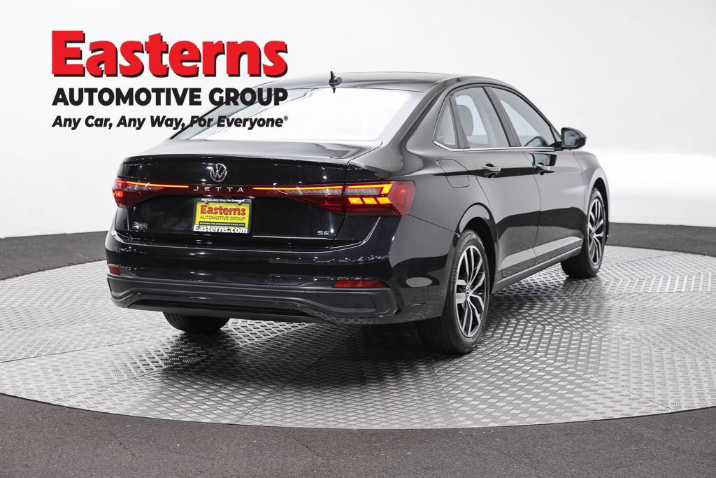 Used 2025 Volkswagen Jetta SE FWD image 6