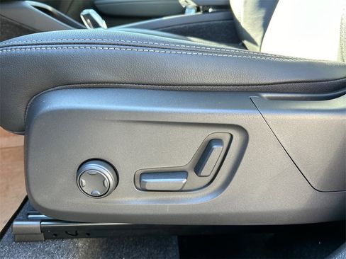 New 2026 Volvo XC40 B5 Plus w/ Protection Package Premier image 11