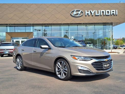 Used 2024 Chevrolet Malibu LT FWD image 1