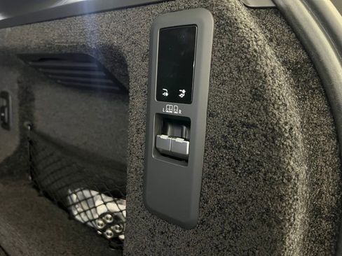 New 2025 Land Rover Range Rover SE image 15