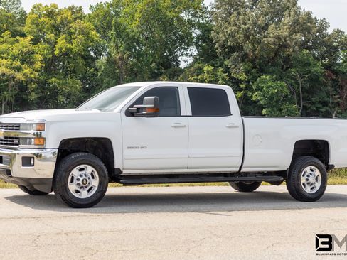 Used 2015 Chevrolet Silverado 2500 LT w/ Z71 Package, Off-Road image 3