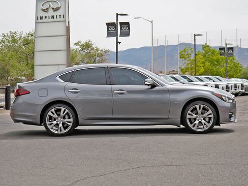 Used 2017 INFINITI Q70 3.7 w/ Technology Package AWD/4WD image 14