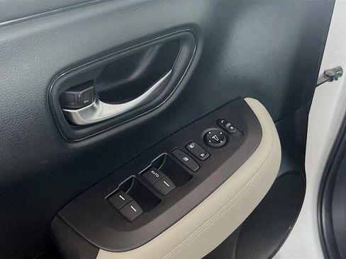 Used 2024 Honda HR-V LX image 14