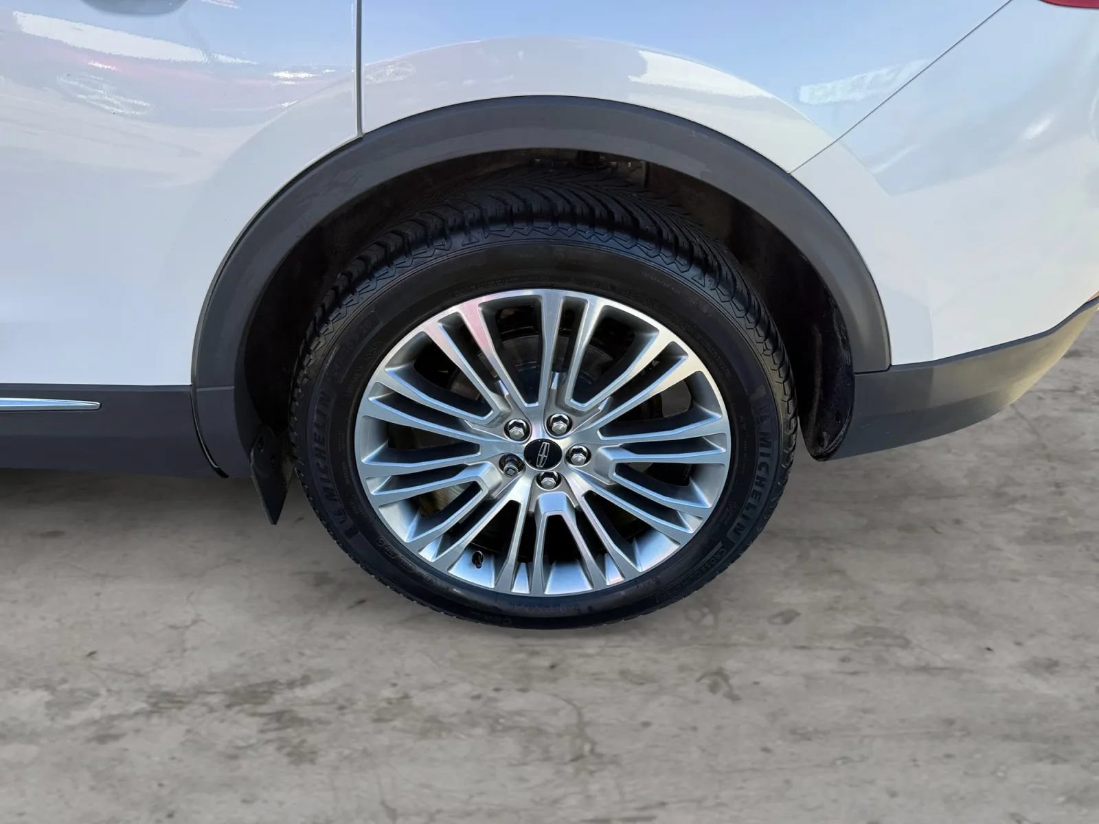 Used 2018 Lincoln MKX Reserve w/ Lincoln MKX Climate Package AWD/4WD image 44