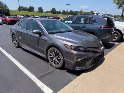 Used 2022 Toyota Camry SE w/ Cold Weather Package