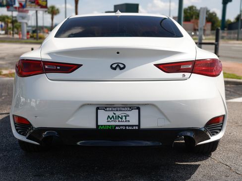 Used 2017 INFINITI Q60 Red Sport 400 AWD/4WD image 10