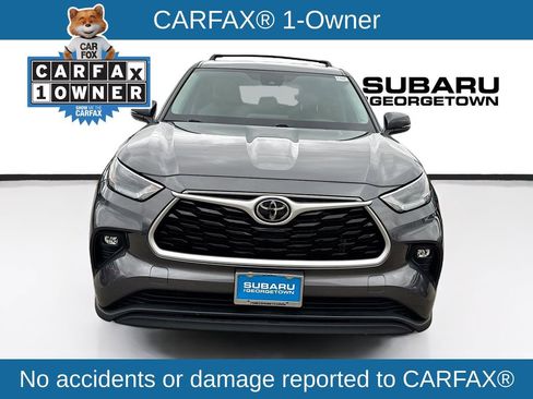 Used 2023 Toyota Highlander LE image 2