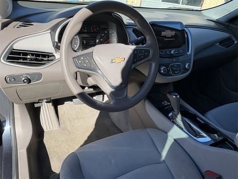 Used 2019 Chevrolet Malibu LS image 14