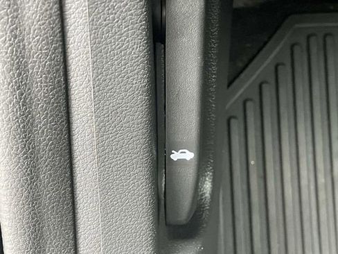 Used 2020 Hyundai Elantra Limited w/ Cargo Package (C1) image 16