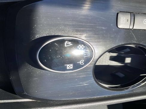 Used 2024 Nissan Rogue S AWD/4WD image 28