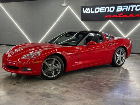Used 2007 Chevrolet Corvette Coupe w/ Preferred Equipment Group RWD image 4