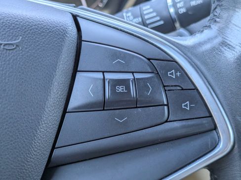 Used 2018 Cadillac XT5 AWD image 16