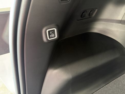 Used 2026 Jeep Cherokee Limited AWD/4WD image 6