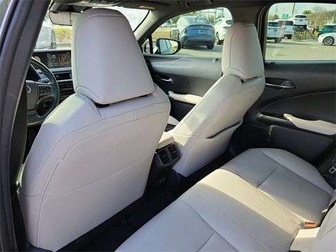 Used 2019 Lexus UX 200 w/ Premium Package image 11