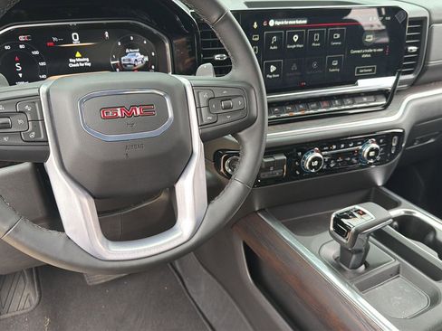 Used 2026 GMC Sierra 1500 SLT AWD/4WD image 18
