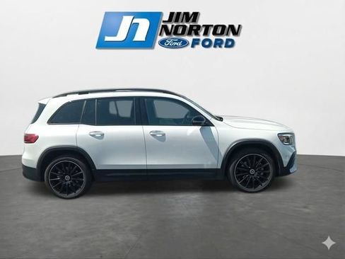 Used 2021 Mercedes-Benz GLB 250 4MATIC image 11