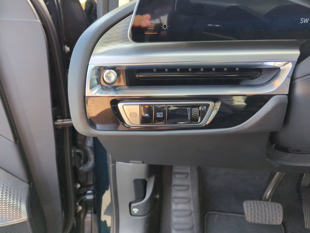 Used 2024 Cadillac Lyriq Sport RWD image 19
