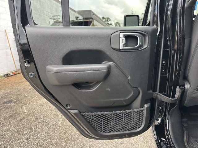 Used 2022 Jeep Wrangler Unlimited Sport AWD/4WD image 18
