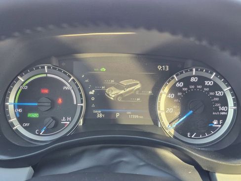 Certified 2025 Toyota Highlander XLE image 15