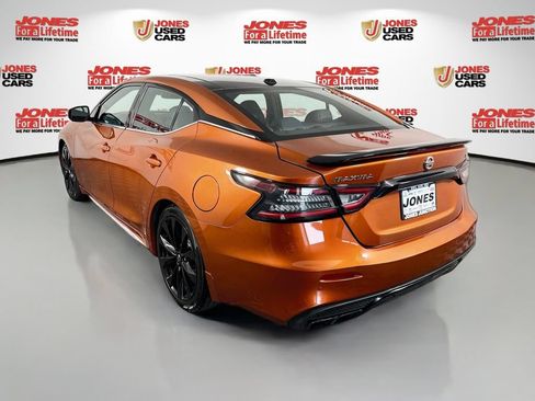 Used 2021 Nissan Maxima SR w/ Sport Mat Group FWD image 2