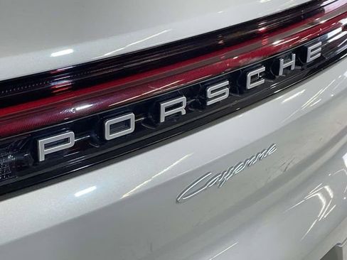 Certified 2025 Porsche Cayenne w/ Premium Package Plus image 12