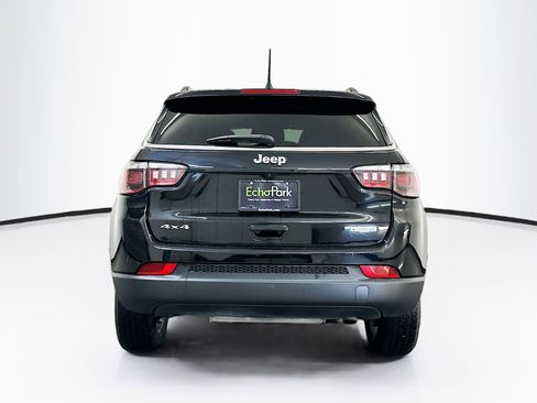 Used 2025 Jeep Compass Latitude AWD/4WD image 7