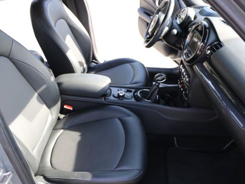 Used 2017 MINI Cooper Clubman FWD image 23