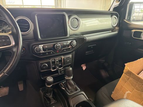 Used 2021 Jeep Wrangler Unlimited Sahara w/ Uconnect 4C Nav & Sound Group AWD/4WD image 23