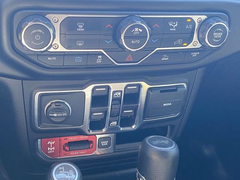 Certified 2023 Jeep Wrangler Unlimited Rubicon 4xe image 9