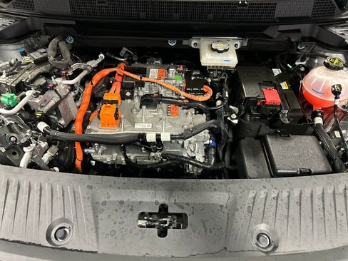 Used 2024 Chevrolet Equinox EV LT image 25