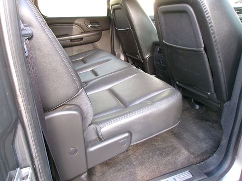 Used 2012 GMC Sierra 2500 Denali w/ Suspension Package, Off-Road image 12