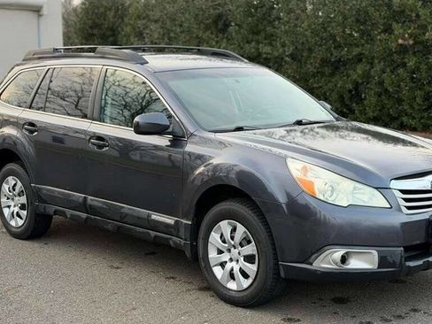 Used 2011 Subaru Outback 2.5i Premium w/ All-Weather Pkg image 9