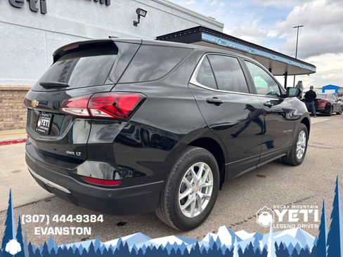 Used 2023 Chevrolet Equinox LT w/ Driver Convenience Package image 3