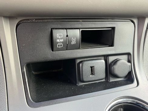 Used 2016 Chevrolet Traverse LS image 23