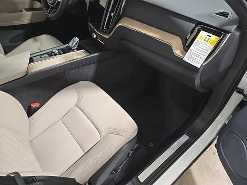 New 2026 Volvo XC60 B5 Plus w/ Protection Package Premier image 21