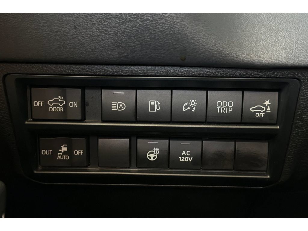 Used 2023 Toyota Tundra Platinum w/ Advanced Package AWD/4WD image 29