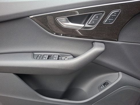 Used 2025 Audi Q7 2.0T Premium w/ Convenience Package image 10