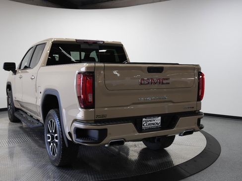 Used 2022 GMC Sierra 1500 AT4 w/ AT4 Premium Package image 5