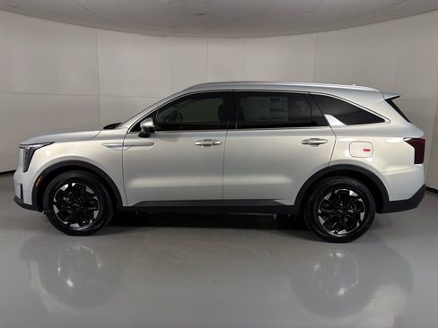 New 2026 Kia Sorento S w/ S Panoramic Sunroof Package image 7