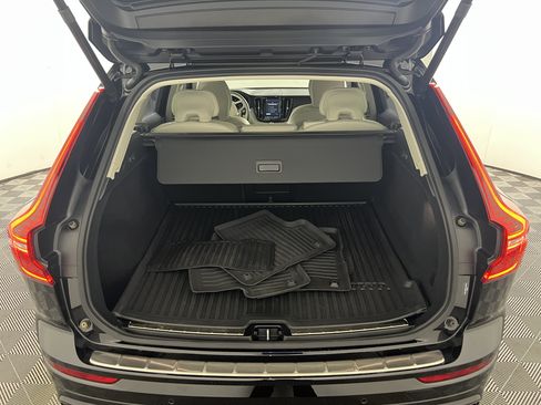 Used 2025 Volvo XC60 B5 Plus w/ Protection Package Premier AWD/4WD image 19