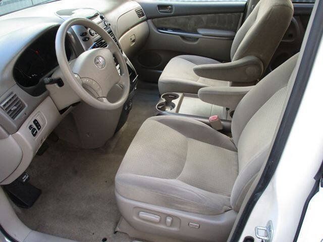 Used 2007 Toyota Sienna LE w/ LE Pkg 4 FWD image 11