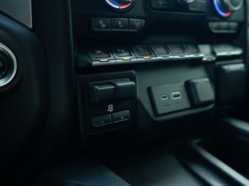 Used 2020 GMC Sierra 1500 SLT w/ SLT Premium Plus Package image 18