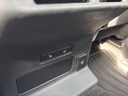 Used 2021 Land Rover Range Rover Velar R-Dynamic S image 16